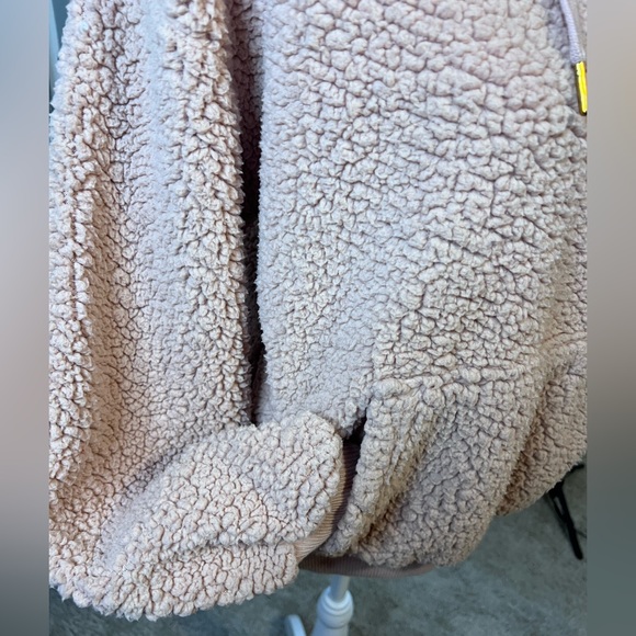 Weekend Edition Super Soft Sherpa Hoodie, Size S/P - Picture 3 of 6